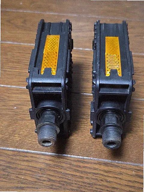 Panasonic Flat Pedals Set Left Right Reflective Plastic New 24h Shipping