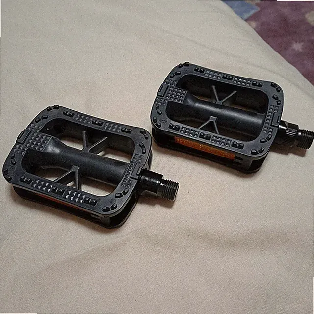 RBR Flat Pedals Black Reflectors Set of 2 for Commuter City Bikes